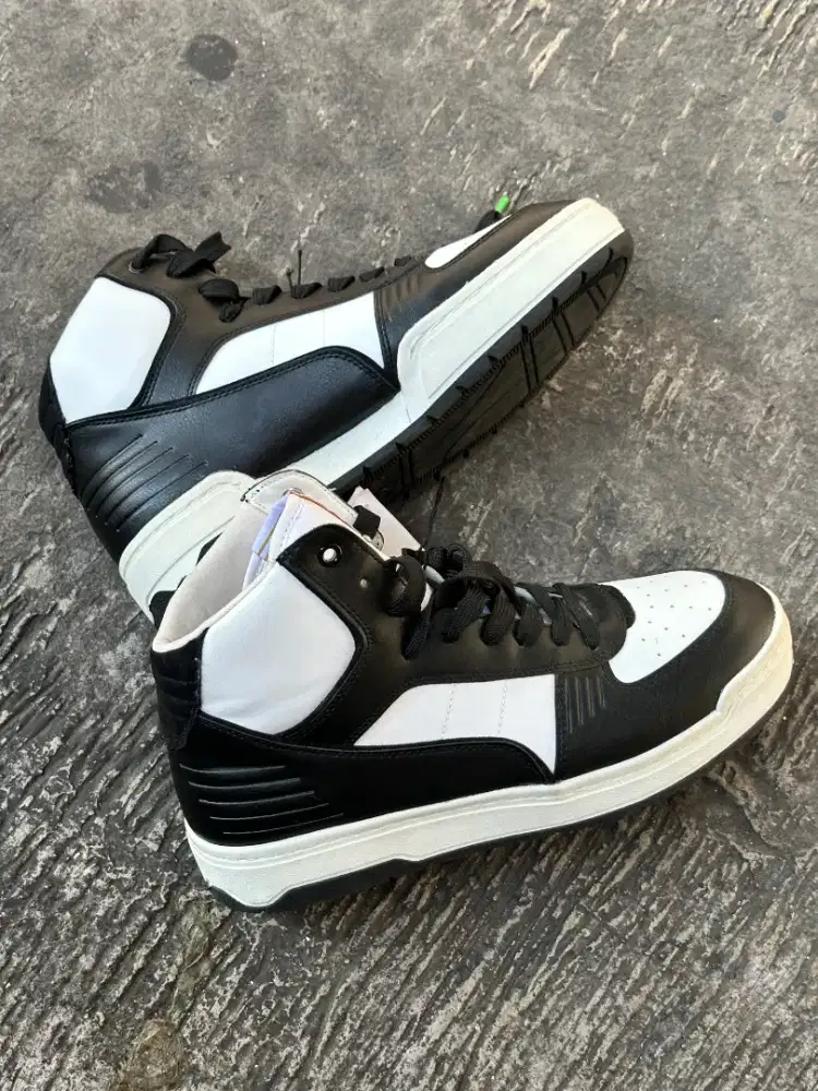 Sepatu h&m baru belum terpakai