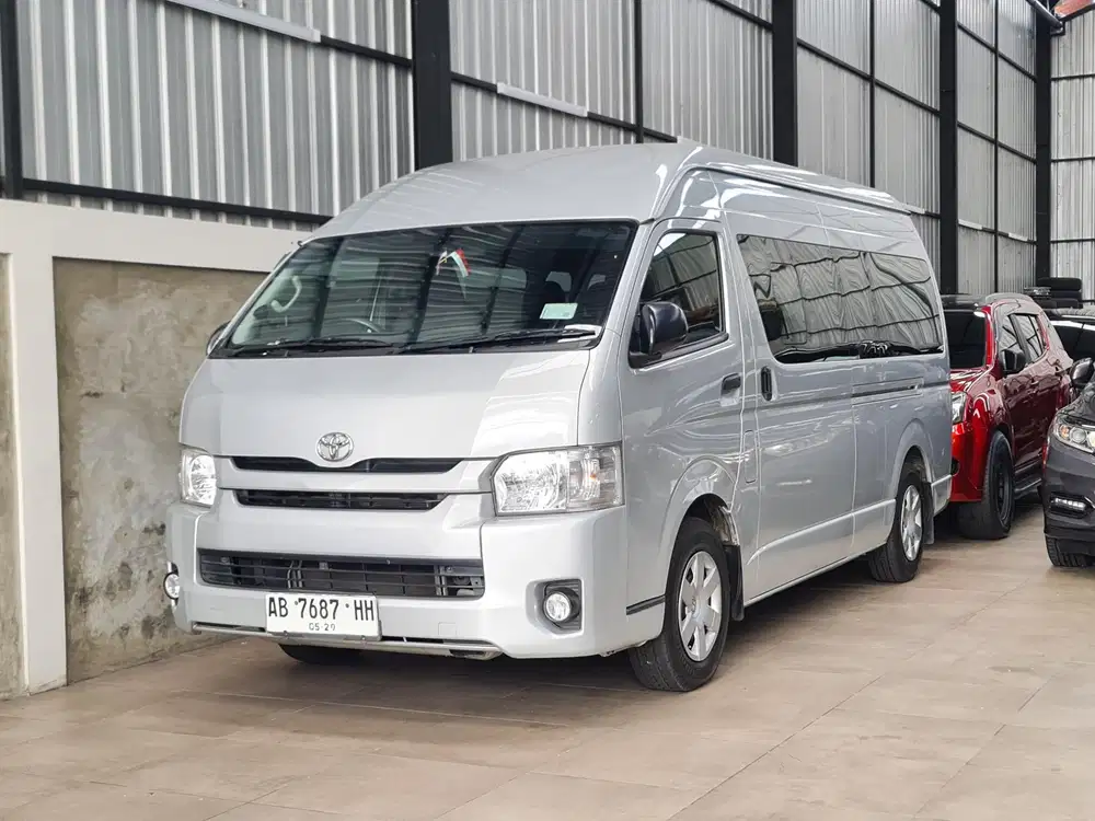 Hiace commuter 2014 low km