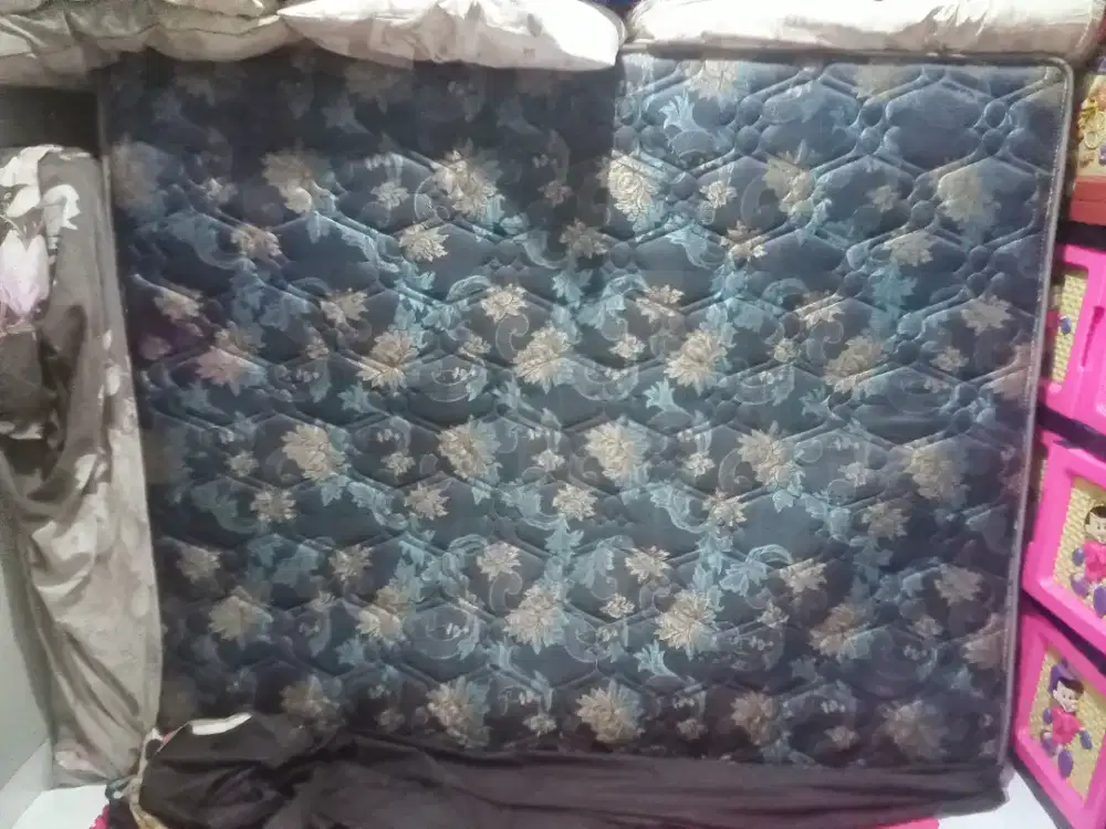 Kasur spring bed