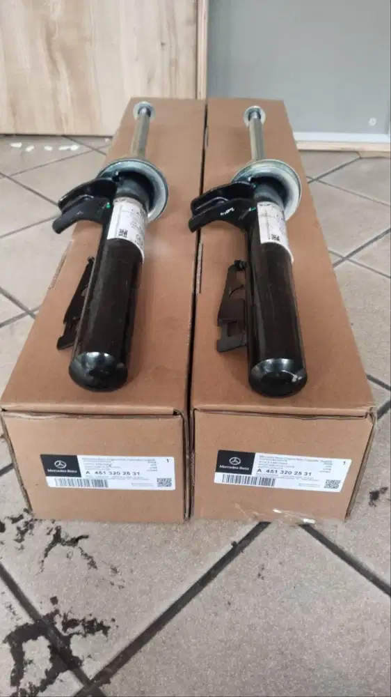 SHOCK BREAKER  MERCEDES BENZ W451 SMART FORTWO ORIGINAL BELAKANG/DEPAN