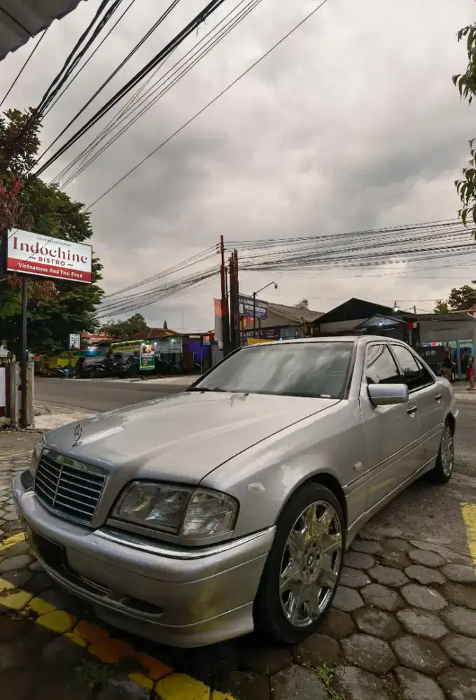 Mercedes benz w202 c240