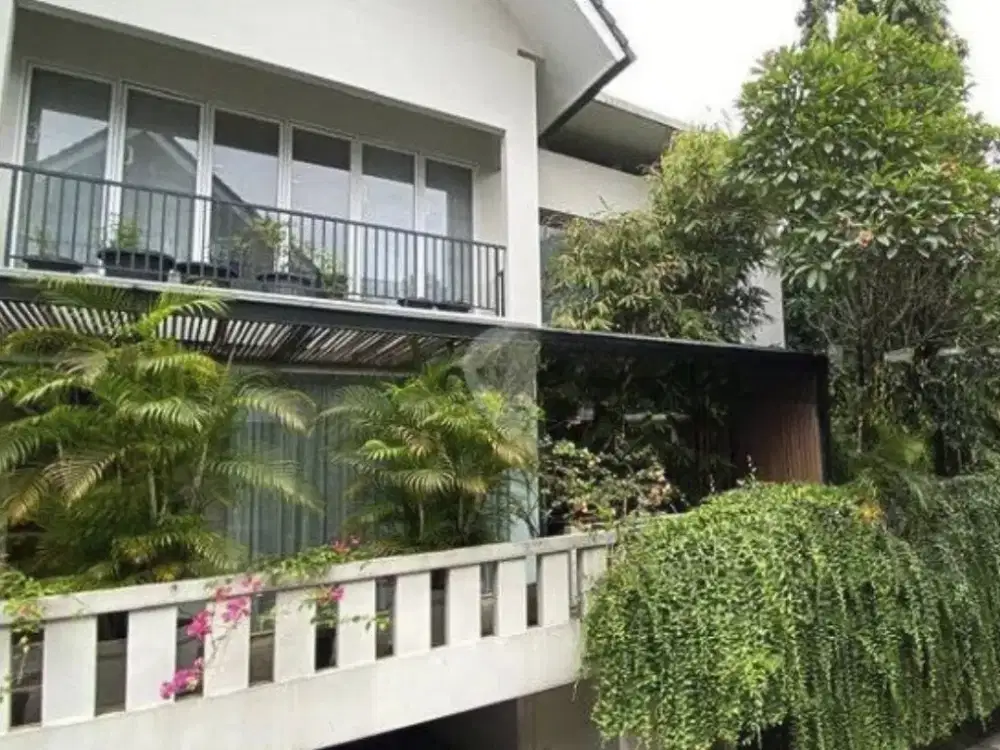 Disewakan Town House 3 BR di Area SCBD/Senopati Jakarta Selatan STD555