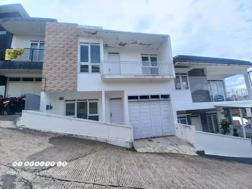 DIJUAL Rumah SIAP HUNI Bergaya TOWNHOUSE di Kawasan sejuk BUKIT LIGAR Akses Jalan Mudah ke DAGO&CIGADUNG Bandung