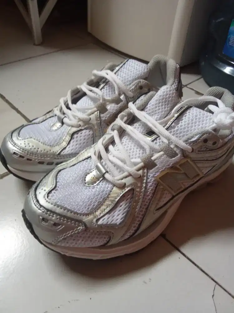 Sepatu NB  masih baru ori