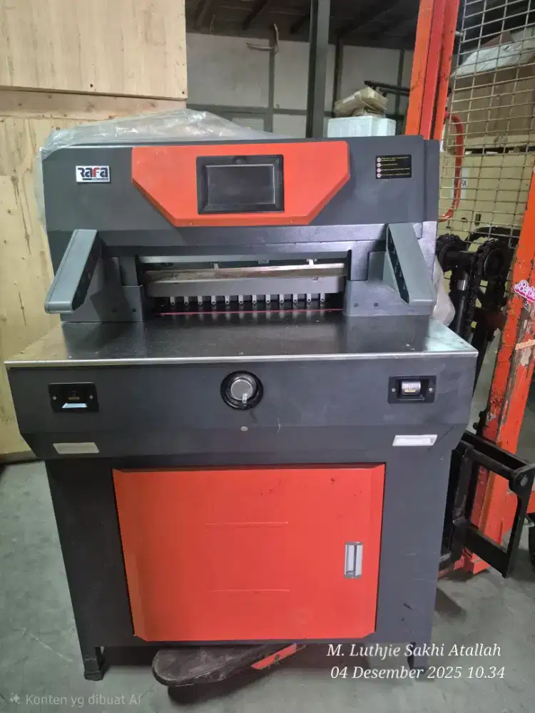 Mesin potong kertas otomatis uk 520