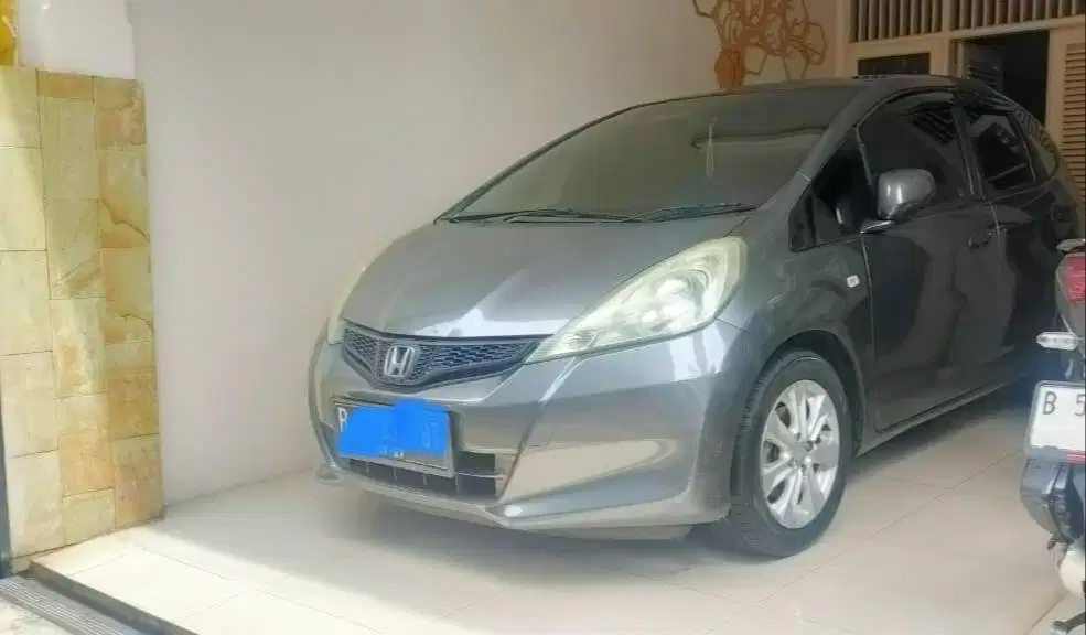 Dijual mobil jazz 2011