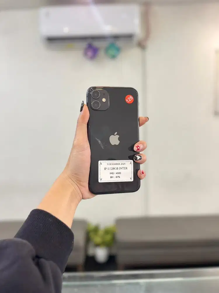 Iphone 11 128GB fullset mulus nominus garansi terima tt cod kredit