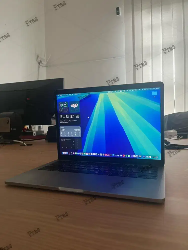 Macbook Pro 13” i5 2019 Siap pakai