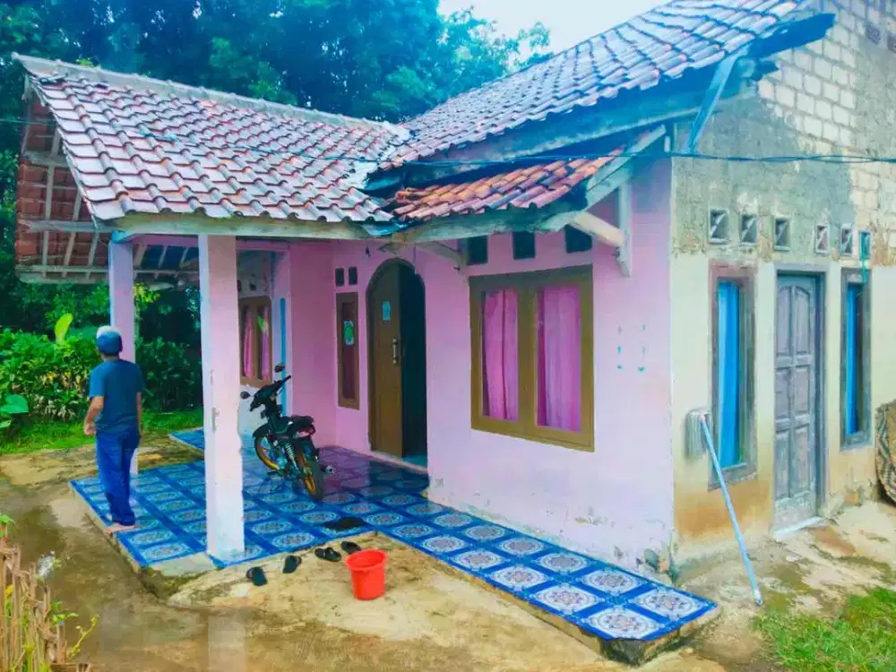 RUMAH MURAH DENGAN UDARA PEGUNUNGAN YANG SEJUK DAN DINGIN DI TENJOLAYA KAB BOGOR