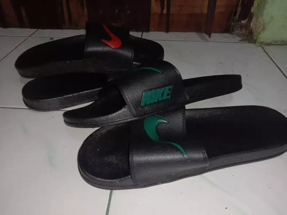 Sendal NIKE ukuran 43