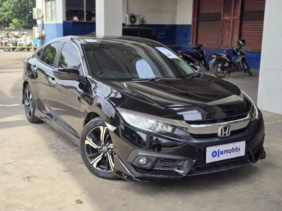MOBIL PILIHAN Honda Civic 1.5 E Bensin-AT 2019 9SM B