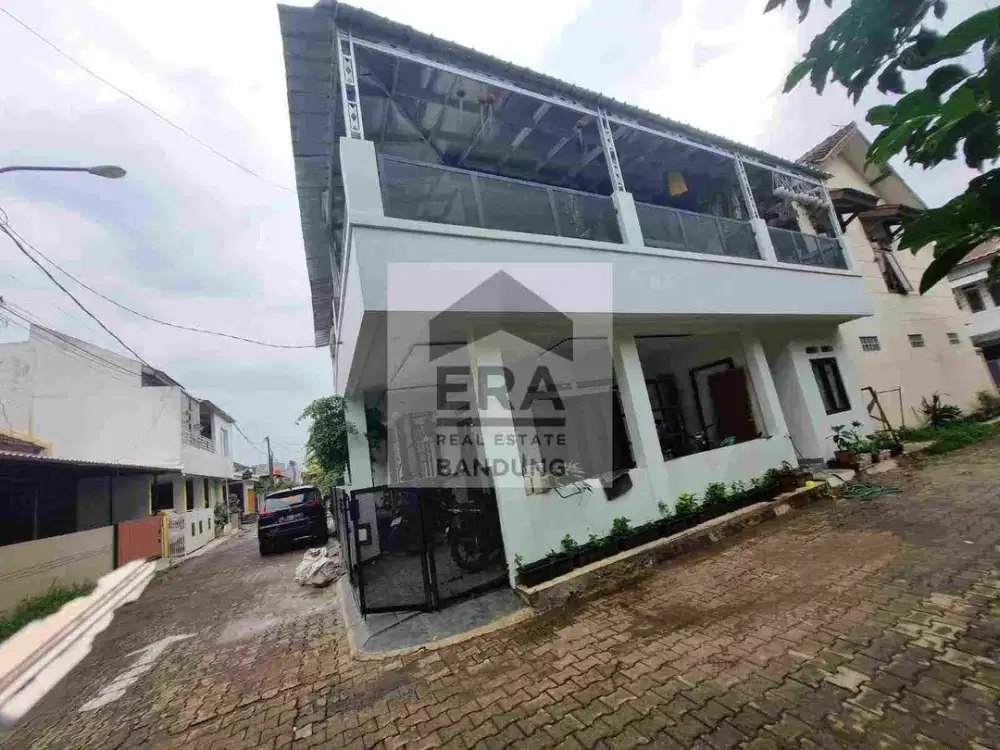 Rumah Hoek Dalam komplek Ciwastra Bandung