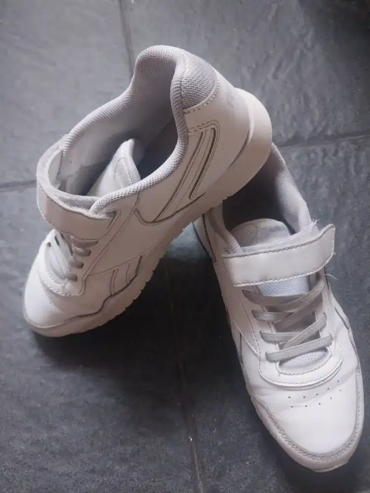 Sepatu snekers REEBOOK kids cewek