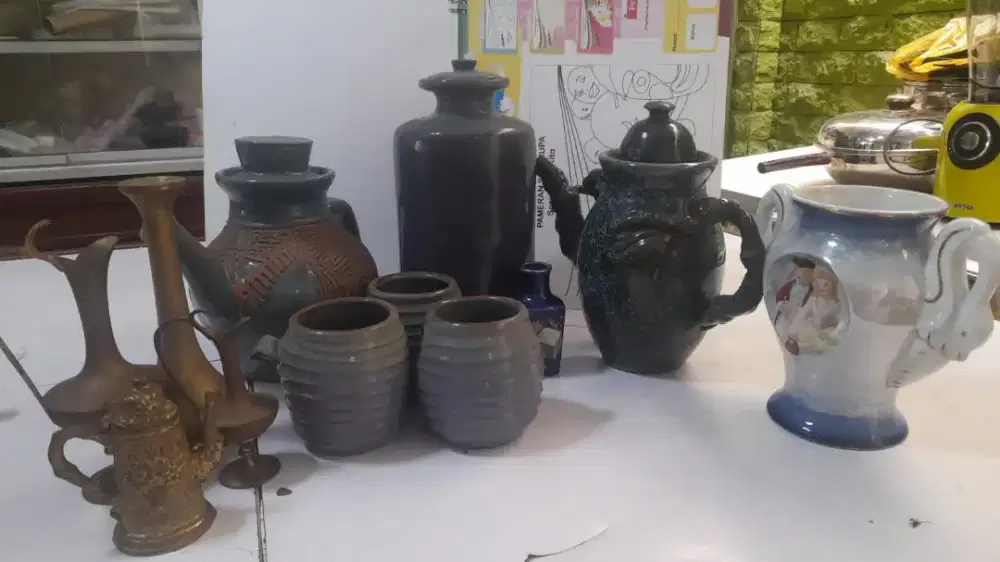 Paket Koleksi Vas & Teko Antik Keramik + Kuningan