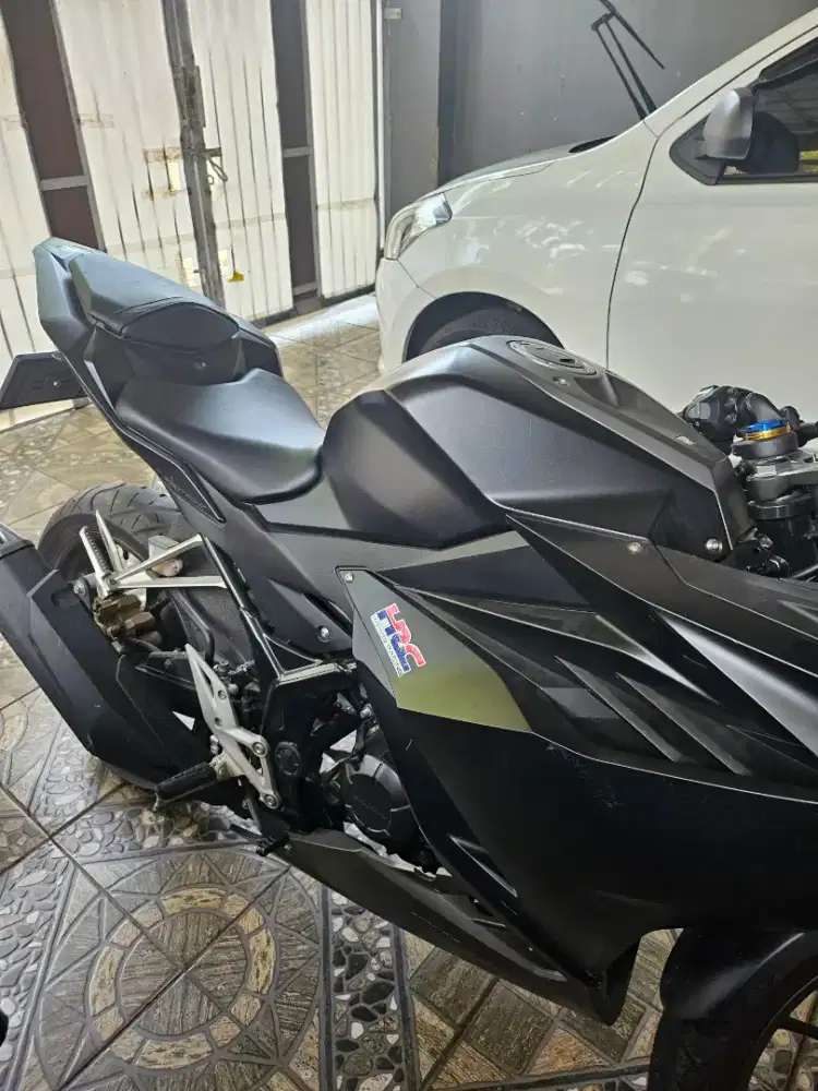 Honda CBR 150R NEW