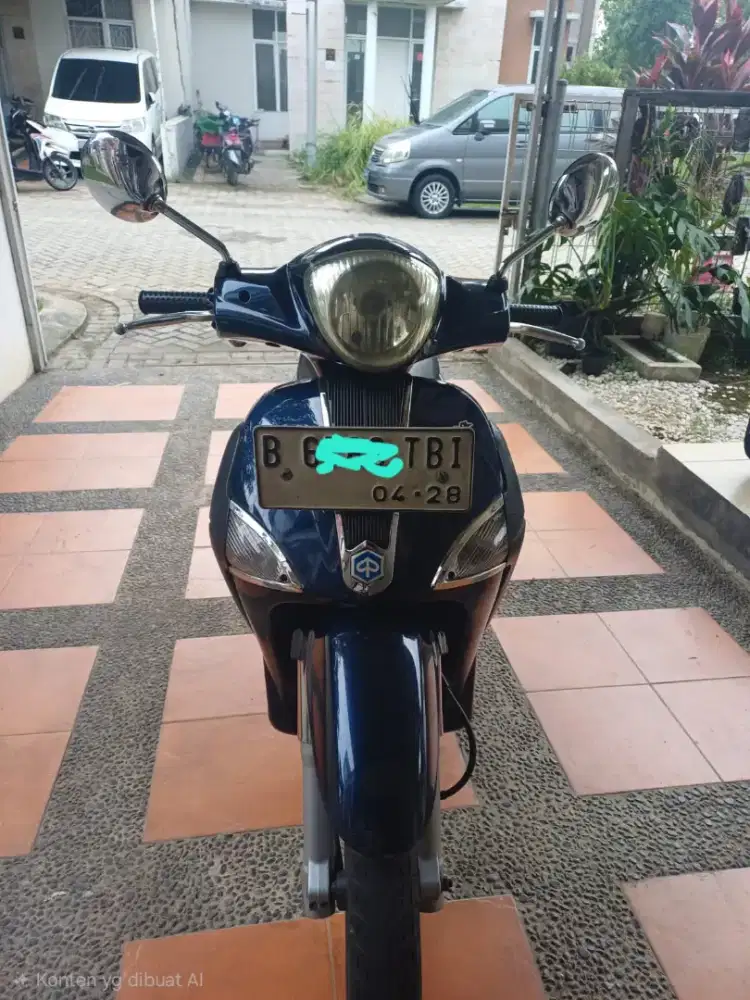 Piaggio Liberty 150 ie 2011 biru metalik mulus
