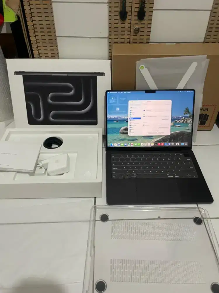 Macbook pro m4 16/512 ibox like new