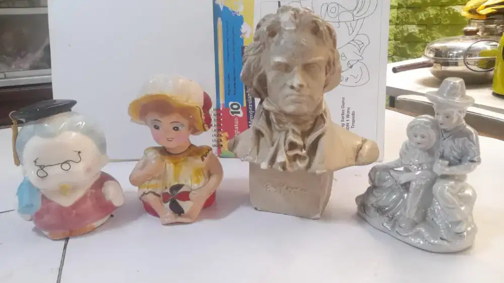 Set Patung Pajangan Keramik & Gipsum