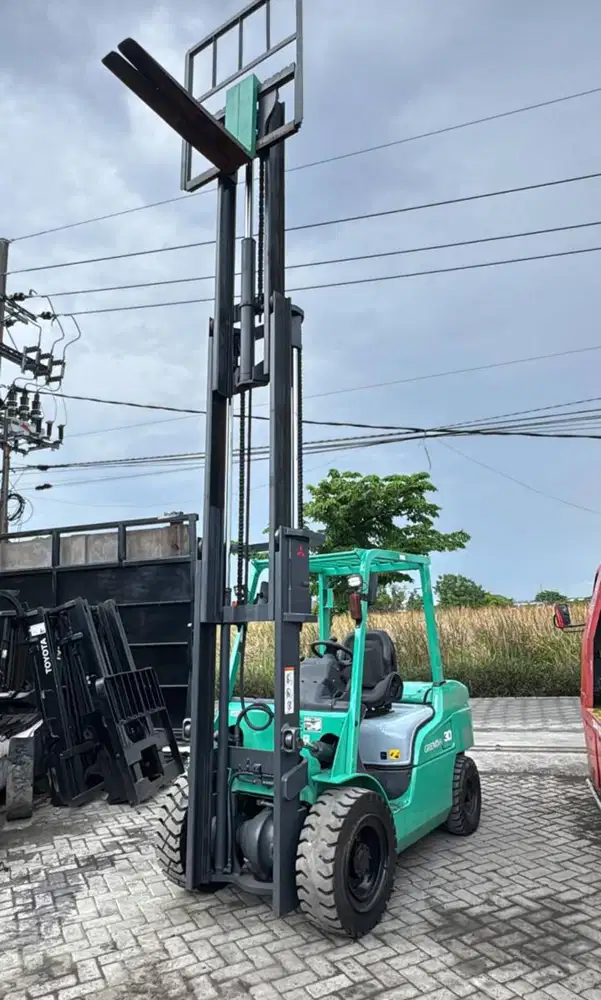 MITSUBISHI GRENDIA 3 TON LANGSUNG PEMILIK