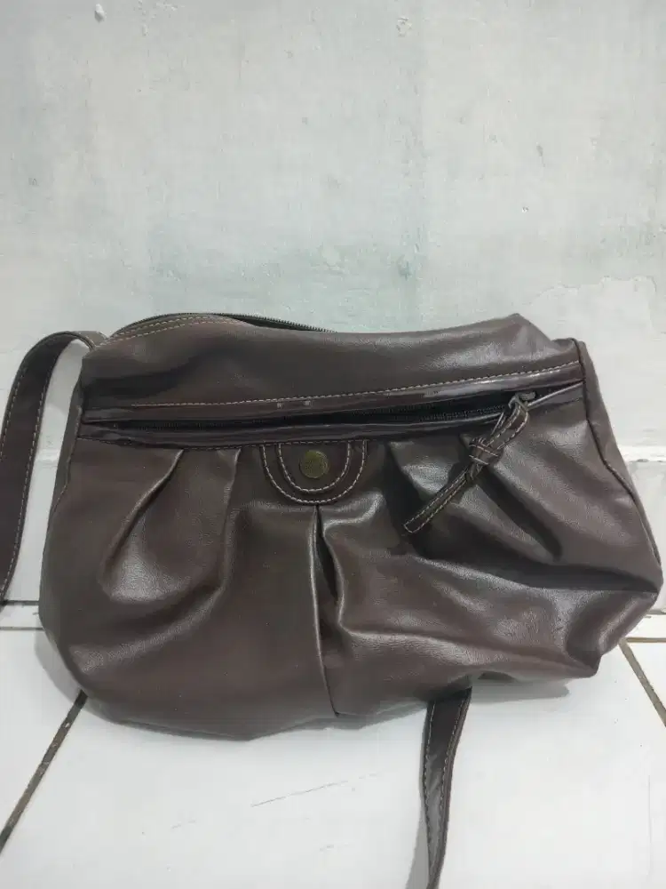 Sling Bag Sophie Martin Coklat – Tas Wanita Preloved