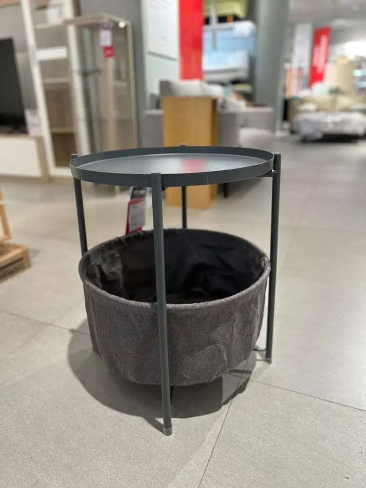 Meja sudut informa Nolan