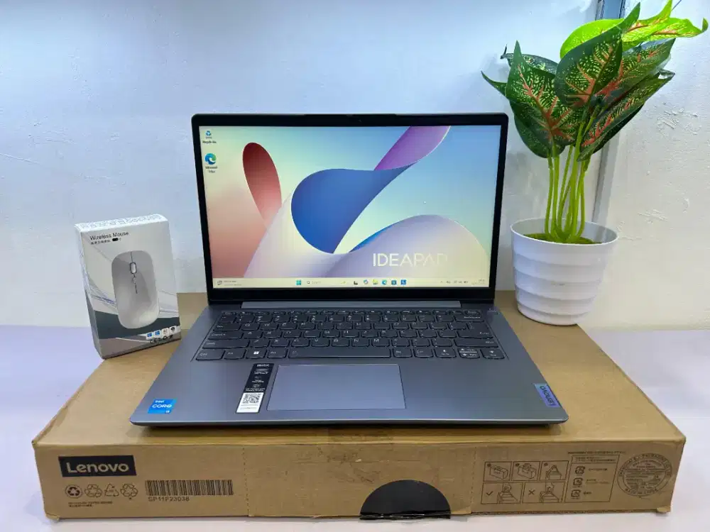 Lenovo ideapad 3 14IAU7
Core i3-1215U
Ram 8GB 
Ssd 256Gb 
Display 14