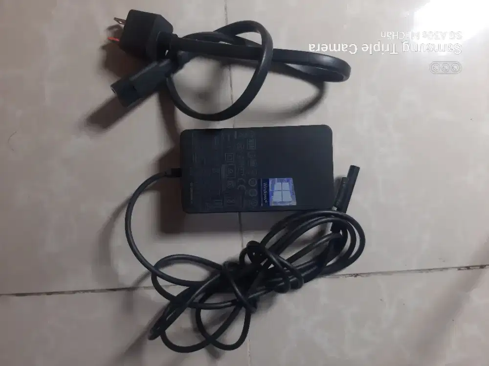 Adaptor microsoft 1800