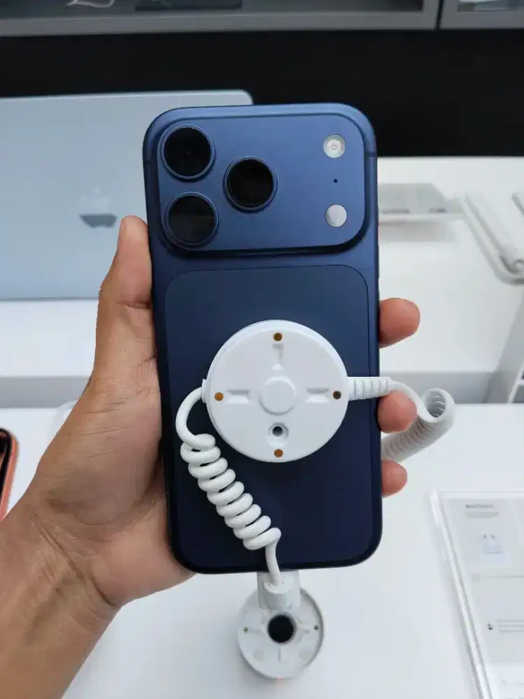 KREATIF IP 17 PRO WARNA LENGKAP