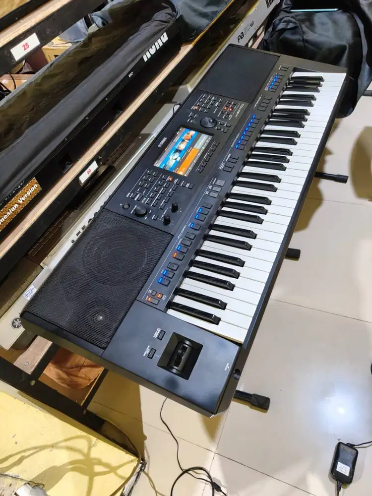 Dijual Keyboard YAMAHA PSR SX700 Full Set Bonus Sampling Siap Manggung