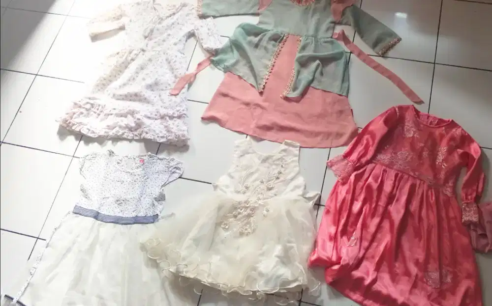 baju dress anak preloved masih bagus ,warn ajh masih ok