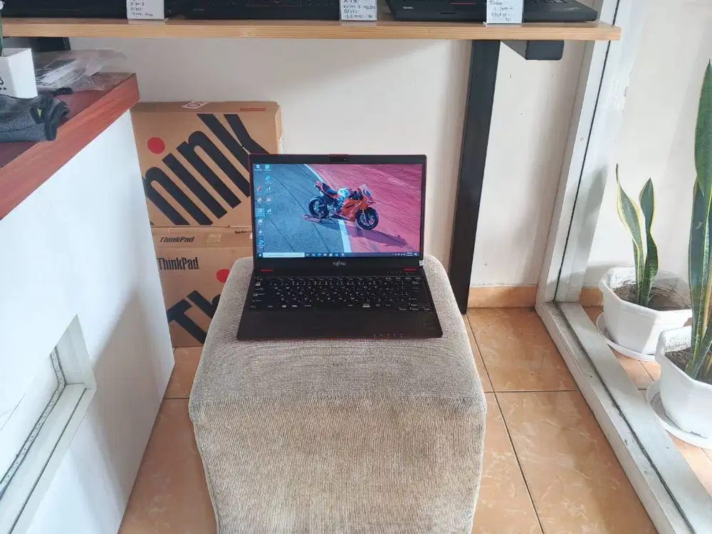 Laptop Murah Ram 8 SSD 256 GB intel Celeron Fujitsu Normal siap pakai