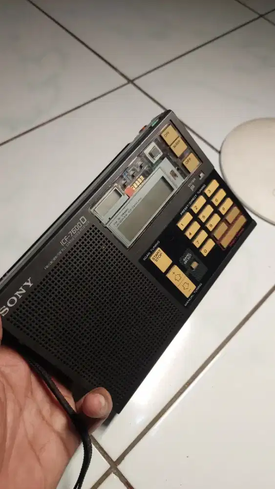 Radio sony icf 7600D