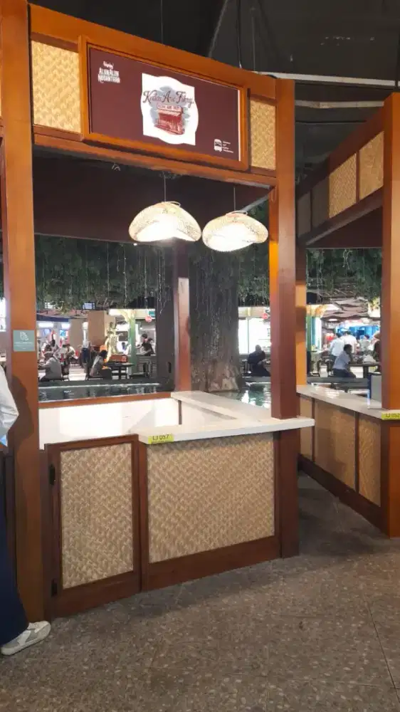 Open loker plaza semanggi jaga booth takoyaki