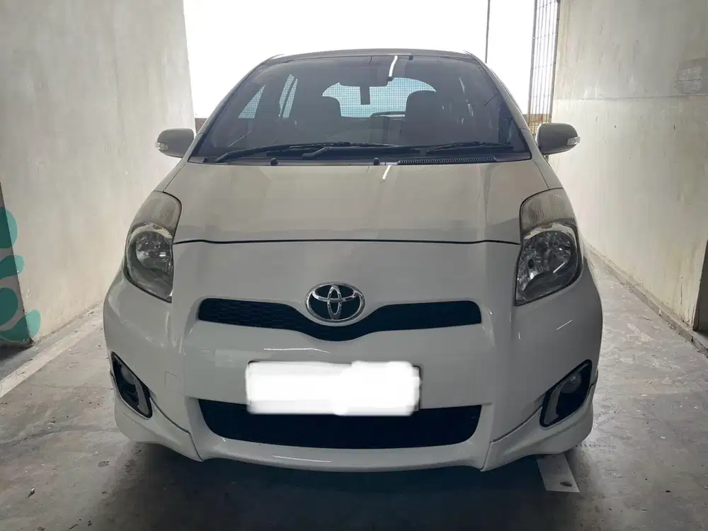 Toyota Yaris S Limited 2012
