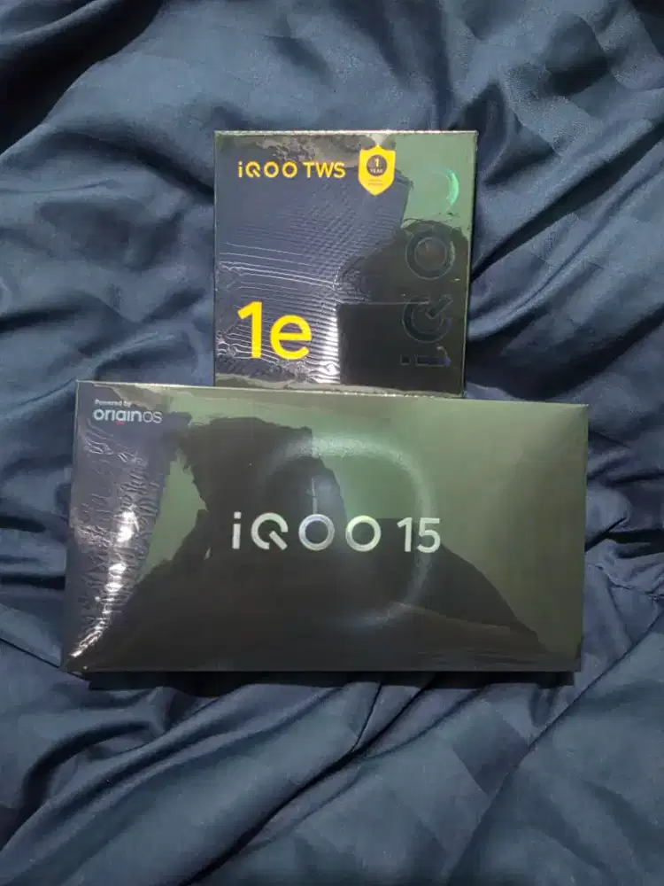 IQOO 15 varian 12/256 - warna legend