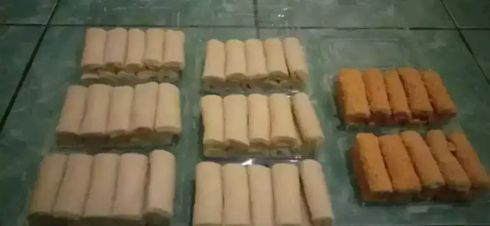 Risol,risoles,lontong,cireng isi ayam suwir