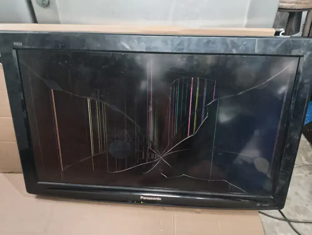 TV ANALOG MERK Panasonic 32inc minus