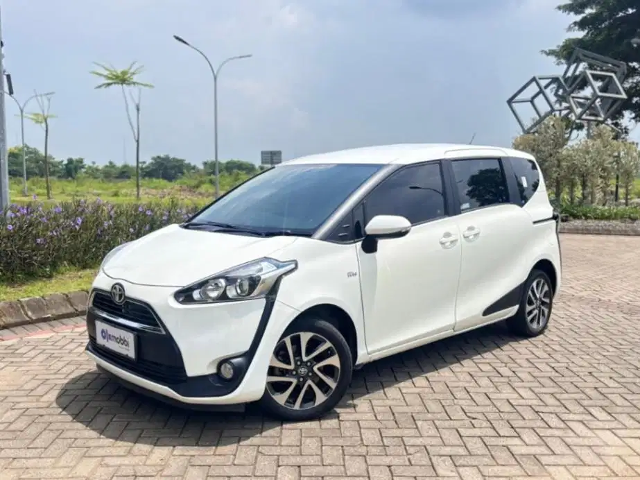 Toyota Sienta 1.5 V Bensin OTOMATIS 2017 PVG