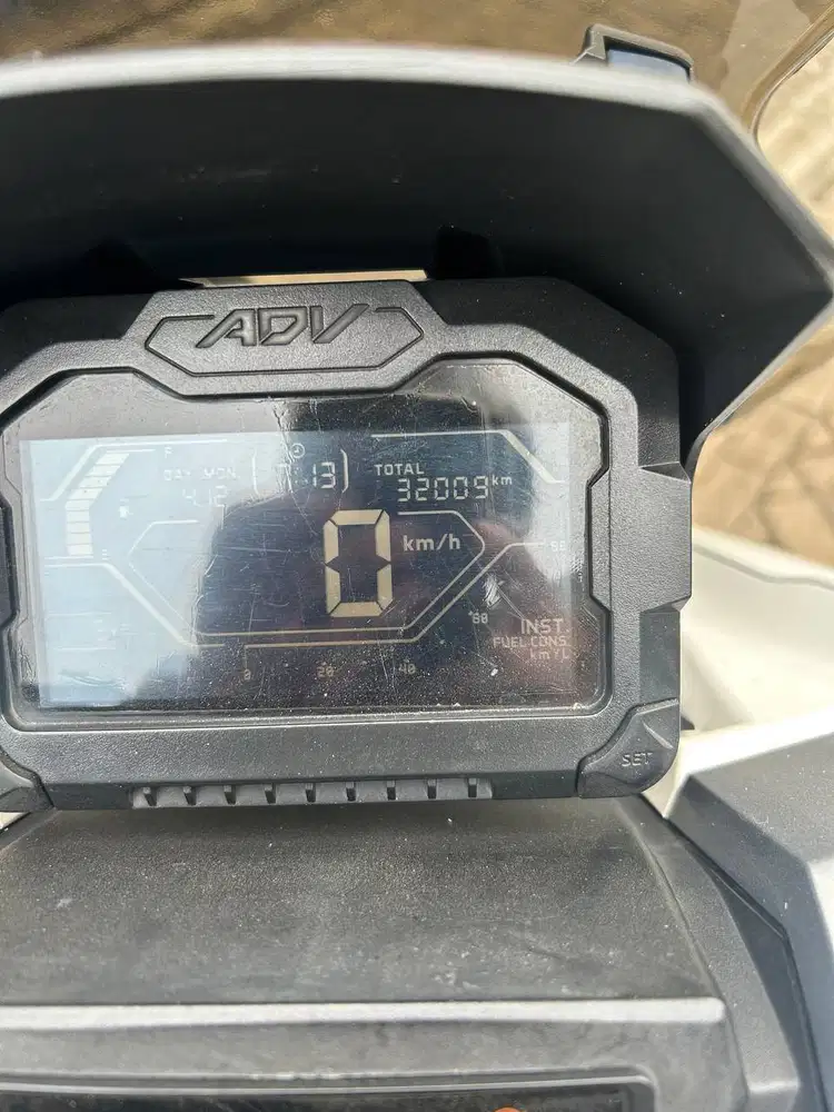 ADV 150 ABS 2021 PUTIH LOW KM