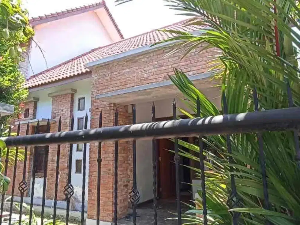 jual rumah Villa luas di Surabaya hanya 1,975M saja