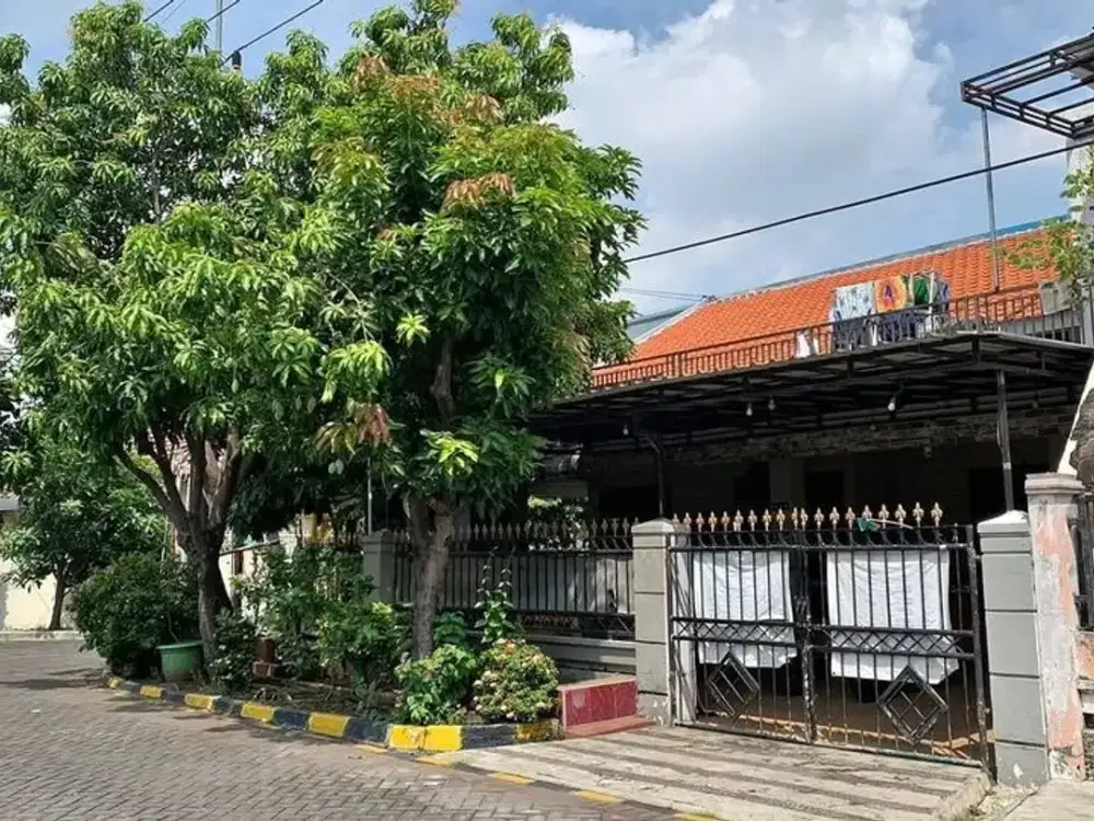 Rumah Rungkut HOOK Terawat Siap Huni Dekat UPN Strategis