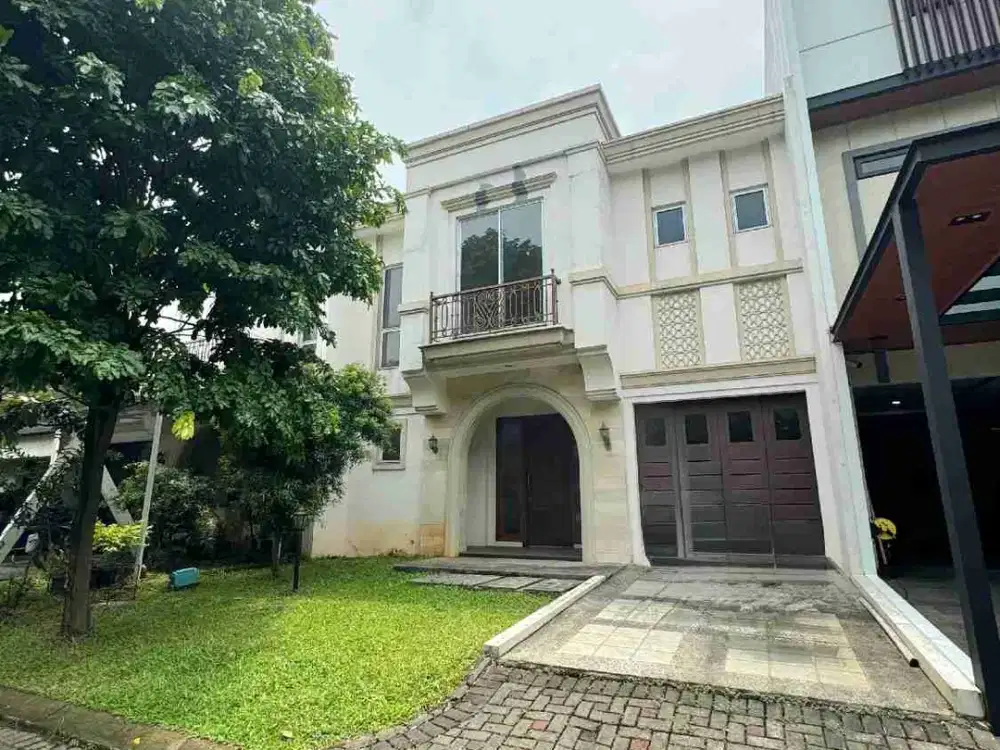 Vivacia The Eminent BSD depan taman