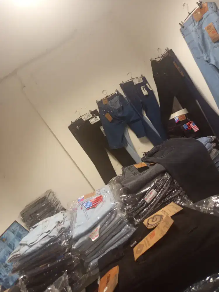 DI BUTUHKAN PENJAHIT UNTUK MESIN UJUNG BAN DAN SALES MARKETING