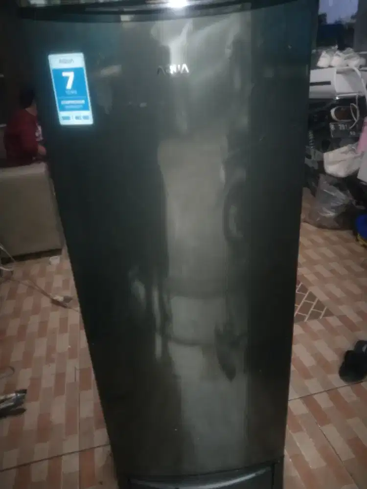 Kulkas 1 pintu merk aqua