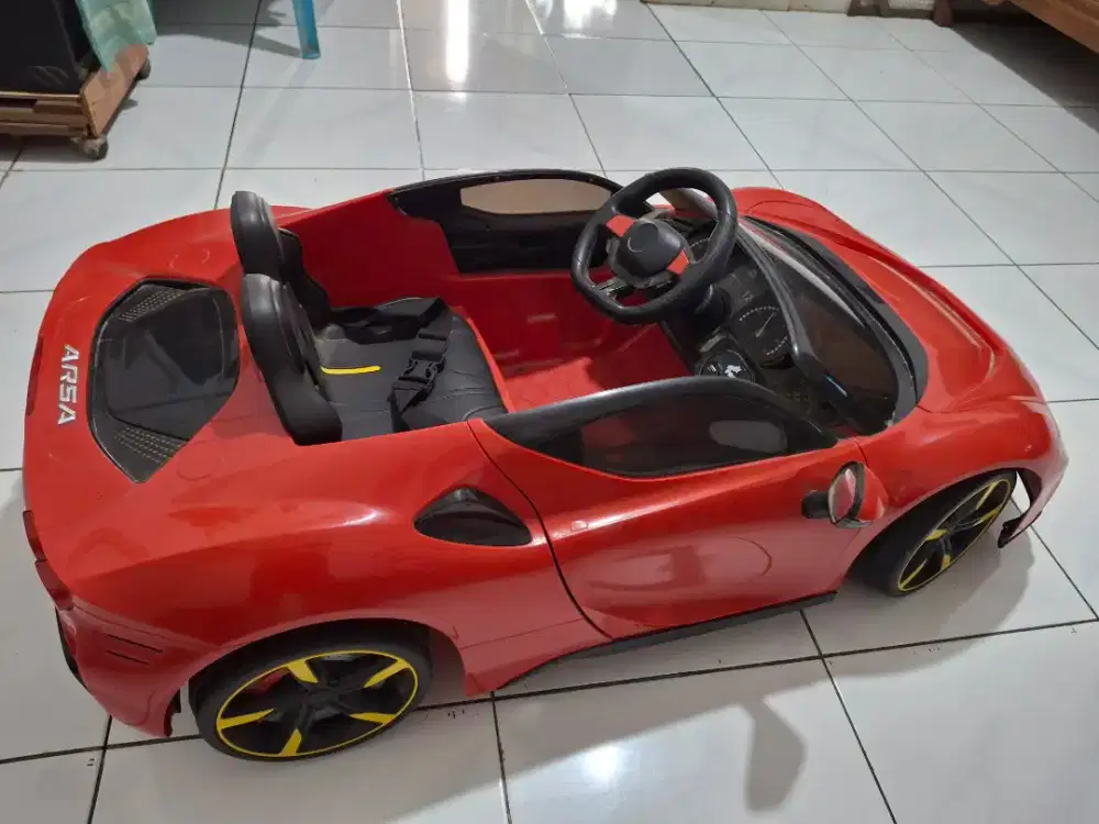 Mainan mobil anak anak aki