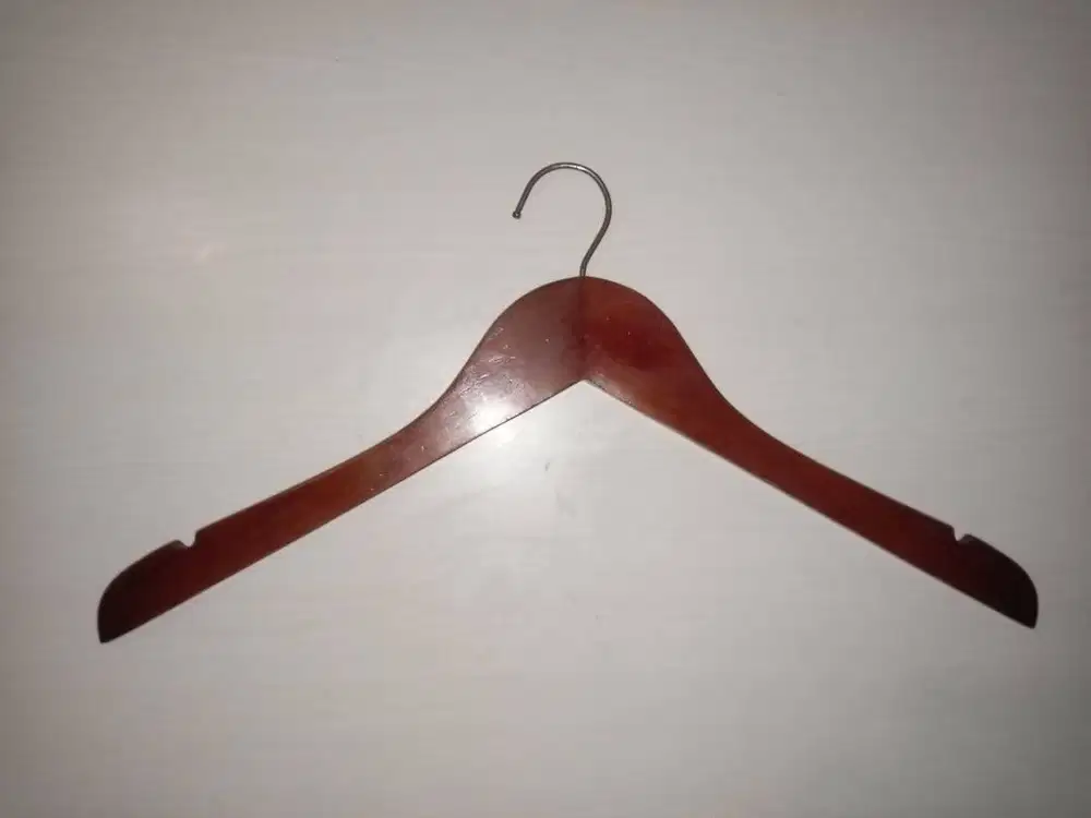 Hanger kayu kuat 47x24cm