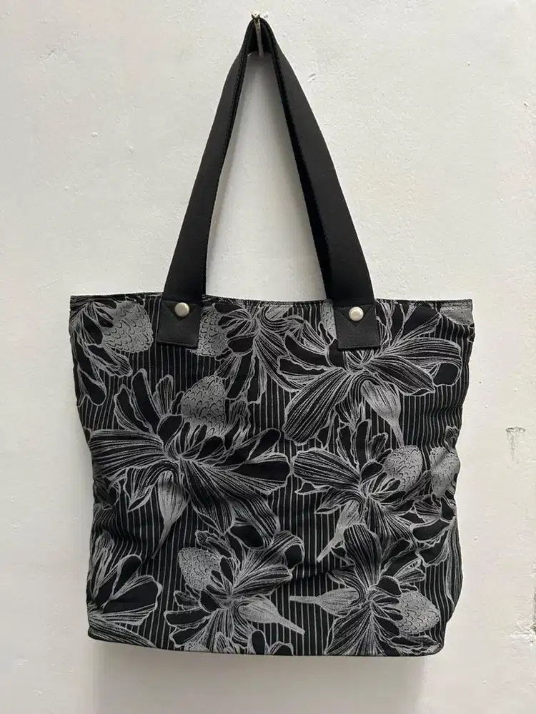 Tas tote bag brand cemplung size besar