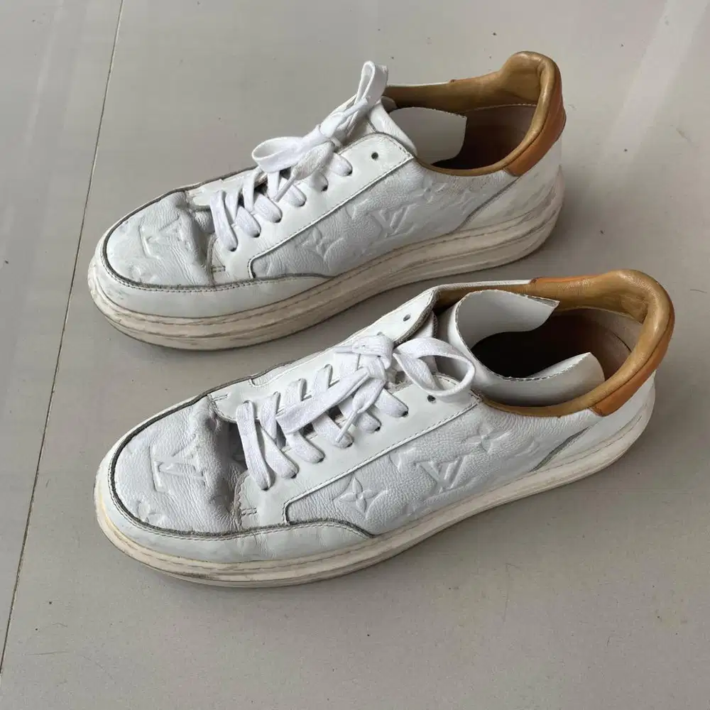 Sepatu Cowok Louis Vuitton Sneaker