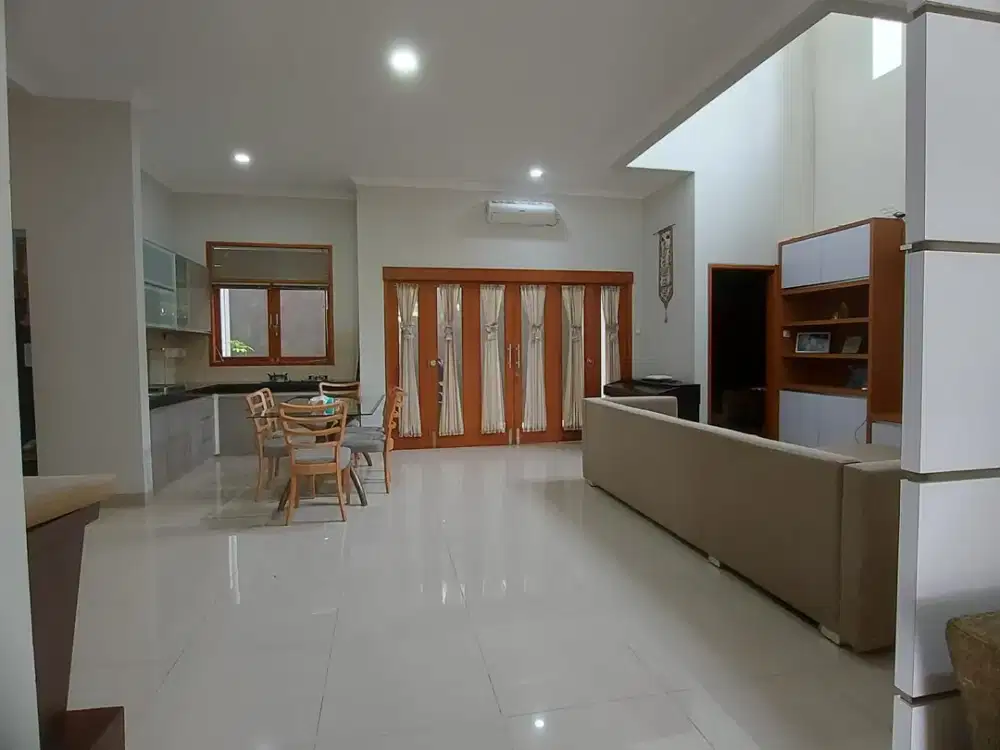 Hunian 2 Lantai Siap Huni di dalam Perumahan Nyaman dan Asri