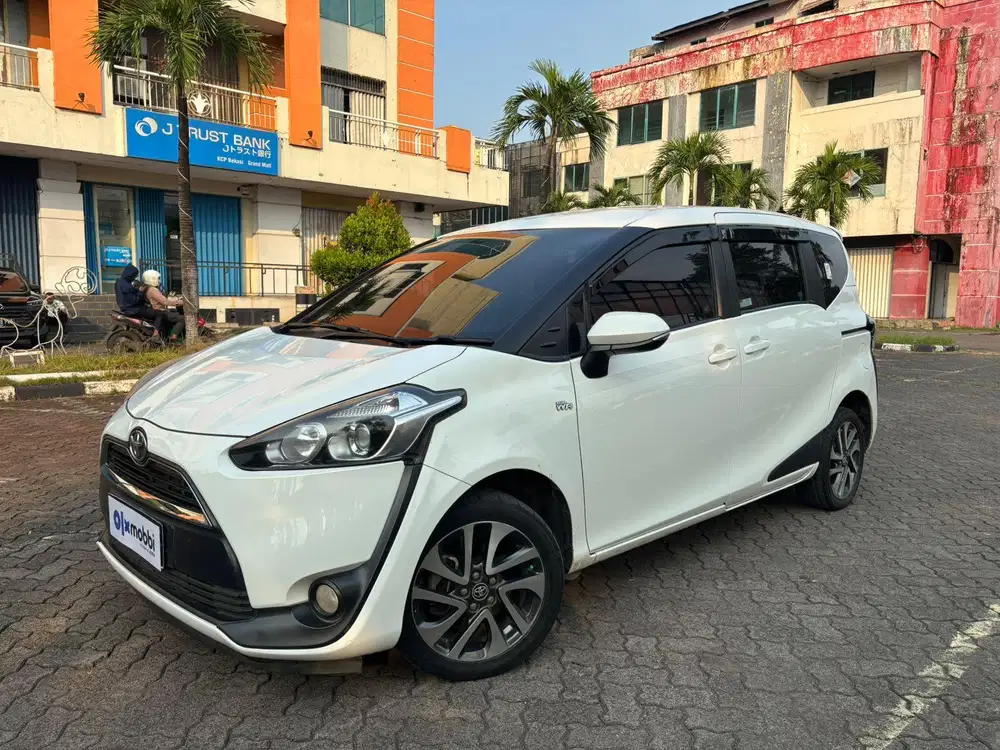 Pajak Panjang - Toyota Sienta 1.5 V Bensin-AT 2017
